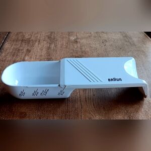 Braun Adjustable Sliding Measuring Cup